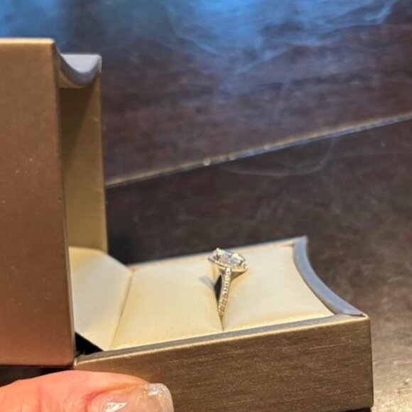 10K Gold Ring with 2 Carat Moissanite Diamond Center D Color with VVS1 Clarity - Picture 2 of 4